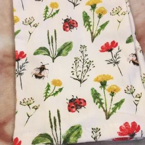 Bees n Ladybugs Floral Kitchen Towel Duo Set of Two, NWT Cotton 18x28”